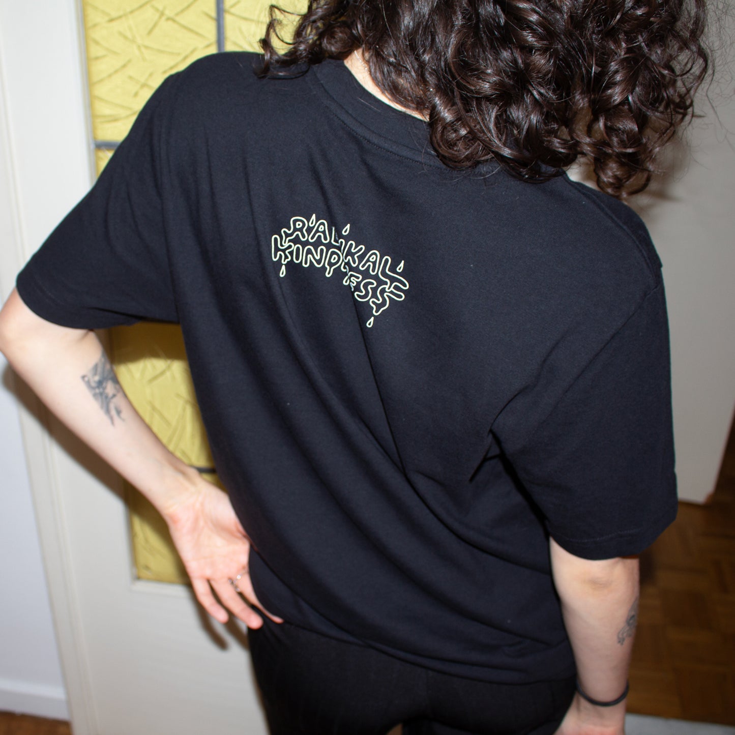 Vegan activism T-Shirt 'Hunters will be hunted', portrait back