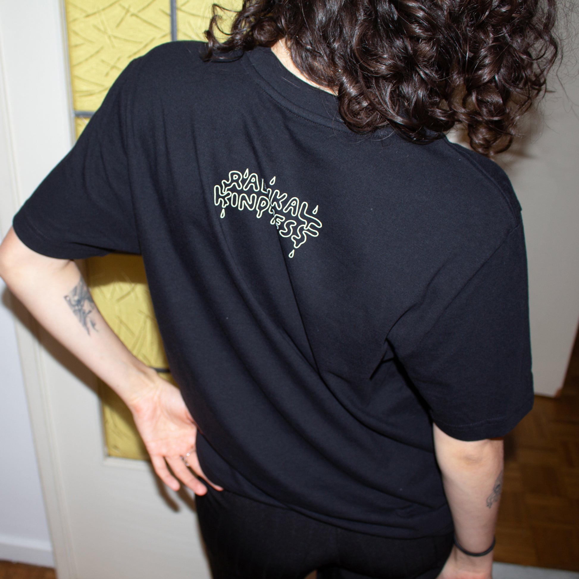 Vegan activism T-Shirt 'Hunters will be hunted', portrait back